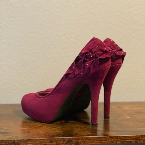 Pink Ruffle Heels Size 7.5 - Picture 10 of 10